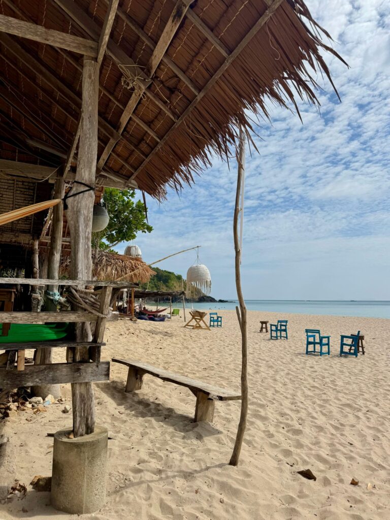 Koh Lanta – wyspa złotych plaż i bujnej zieleni 10