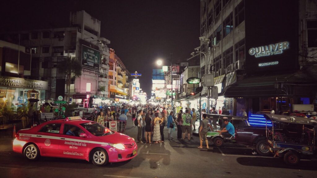 Ulica Khao San Road- rozrywkowe serce Bangkoku i mekka backpackerów