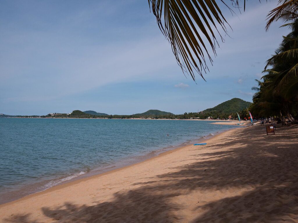 Plaża Maenam Beach – spokojna strona Koh Samui