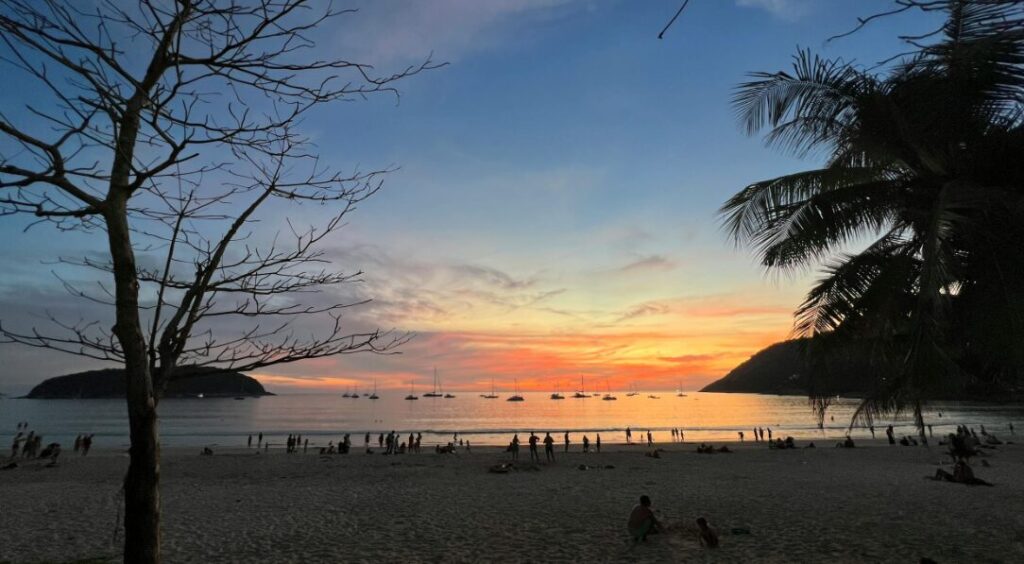 Nai Harn Beach – jedna z najładniejszych plaż na Phuket 1