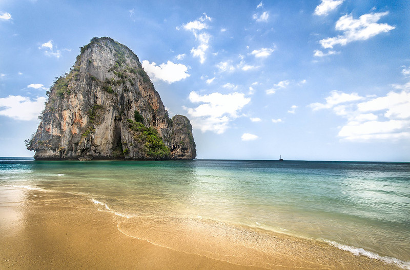 Phra Nang Beach – rajska plaża w Krabi z legendarną jaskinią 8