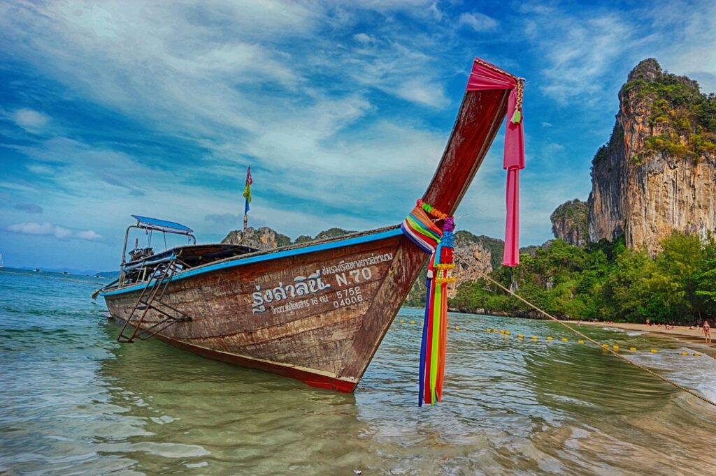 Railay Beach - tropikalny raj 🏝️wśród wapiennych klifów 3
