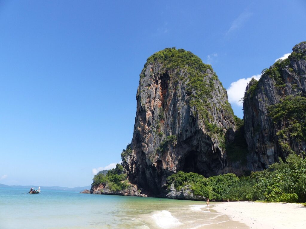 Railay Beach - tropikalny raj 🏝️wśród wapiennych klifów 2