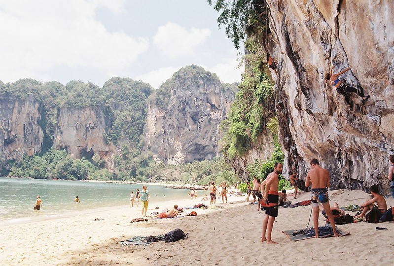 Railay Beach - tropikalny raj 🏝️wśród wapiennych klifów 8
