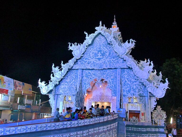 Świątynia Silver Temple ( Wat Sri Suphan) w Chiang Mai  3