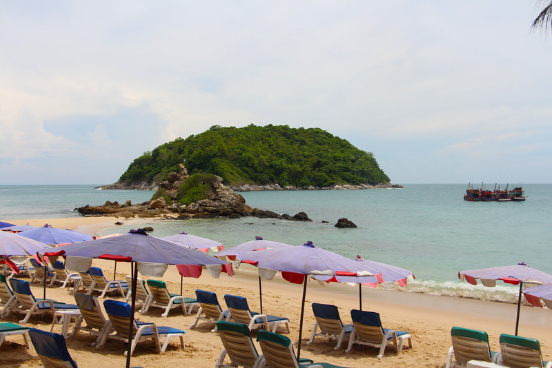 Ya Nui Beach – mała, kameralna plaża na wyspie Phuket 1