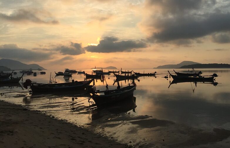Phuket bez tłumów? Sprawdź plażę Rawai Beach 3