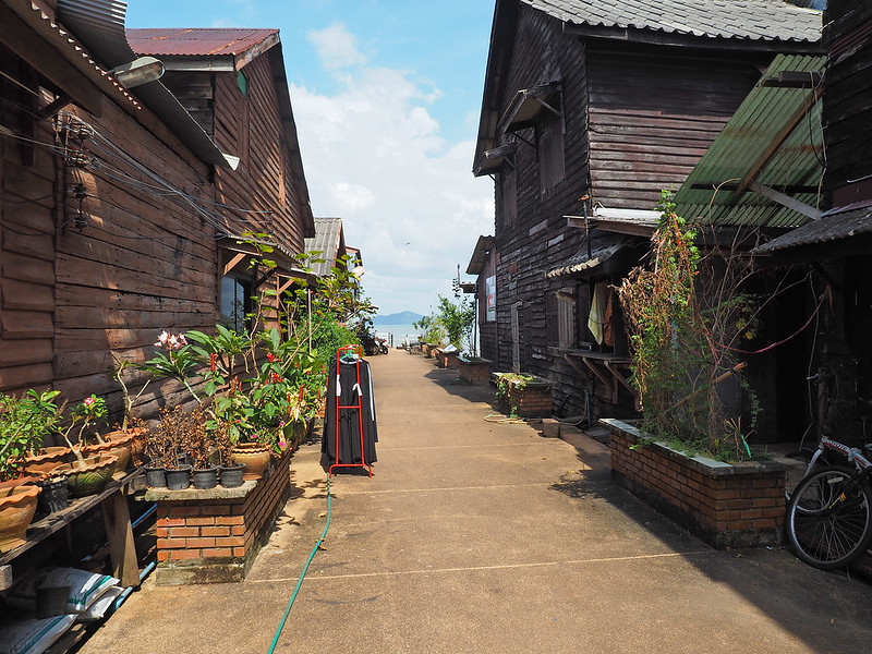 Koh Lanta Old Town - drewniane domki, widok na morze i niedzielny targ 5