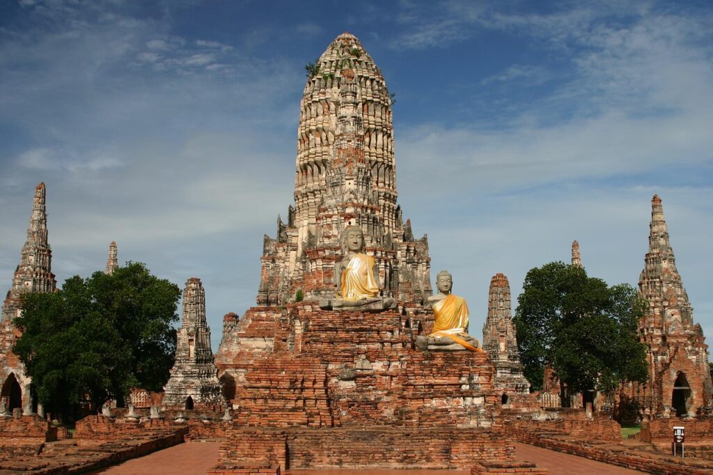 Wat Chaiwatthanaram w Ayutthaya - widok na główną stupę