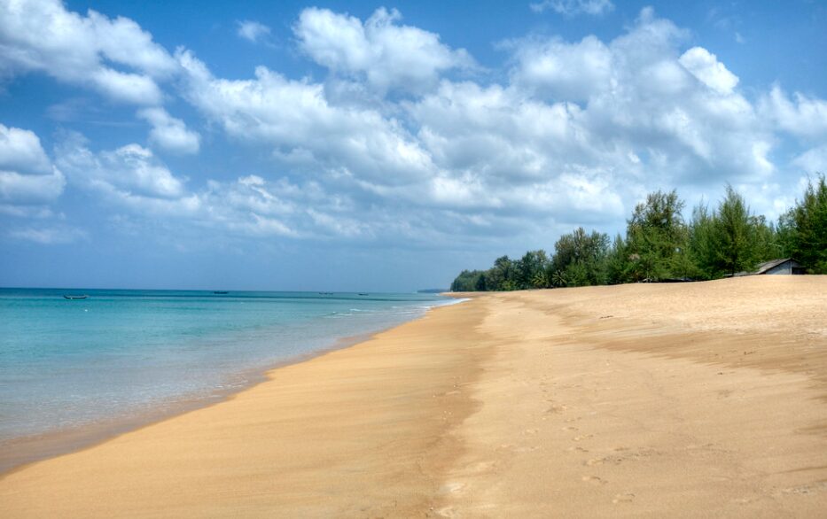 Mai Khao Beach – Dzika, Długa plaża Na Phuket pod samolotami 5