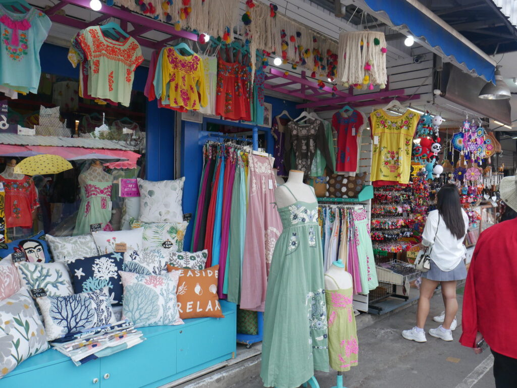 Chatuchak Weekend Market w Bangkoku – największy targ w Tajlandii. co kupić, jak dojechać, kiedy iść?