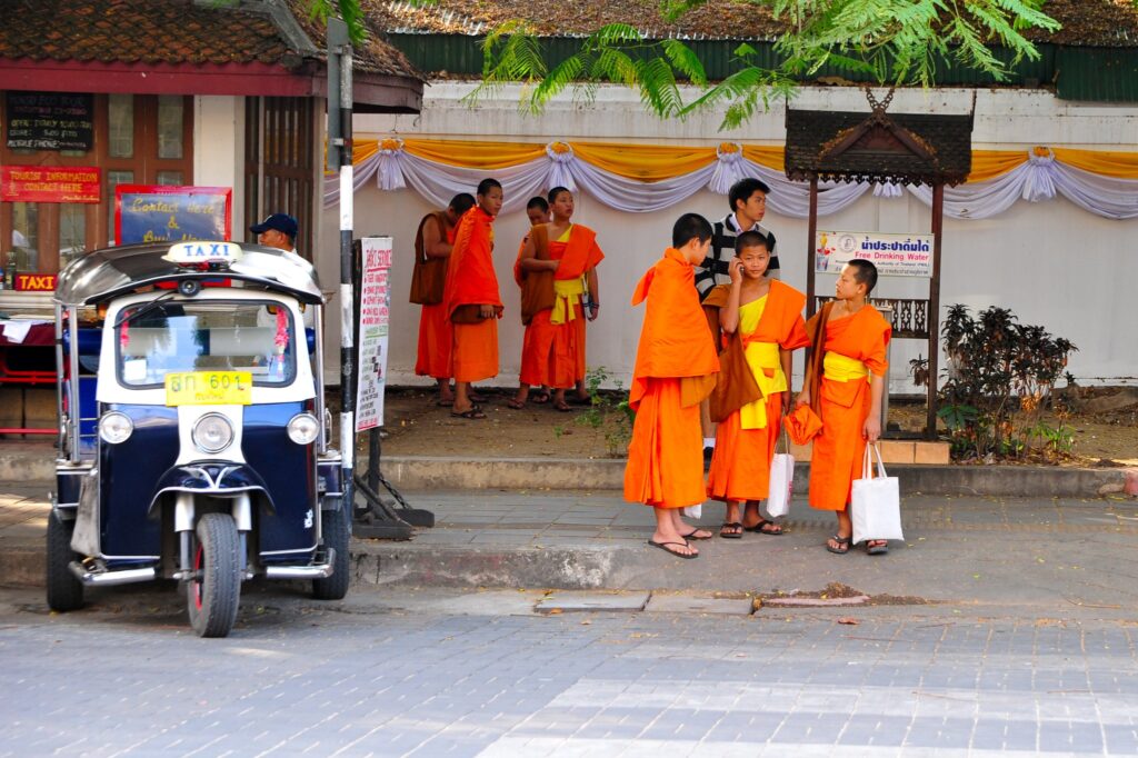 Zwiedzanie Chiang Mai. Transport, transfery, wynajem skutera, wycieczki
