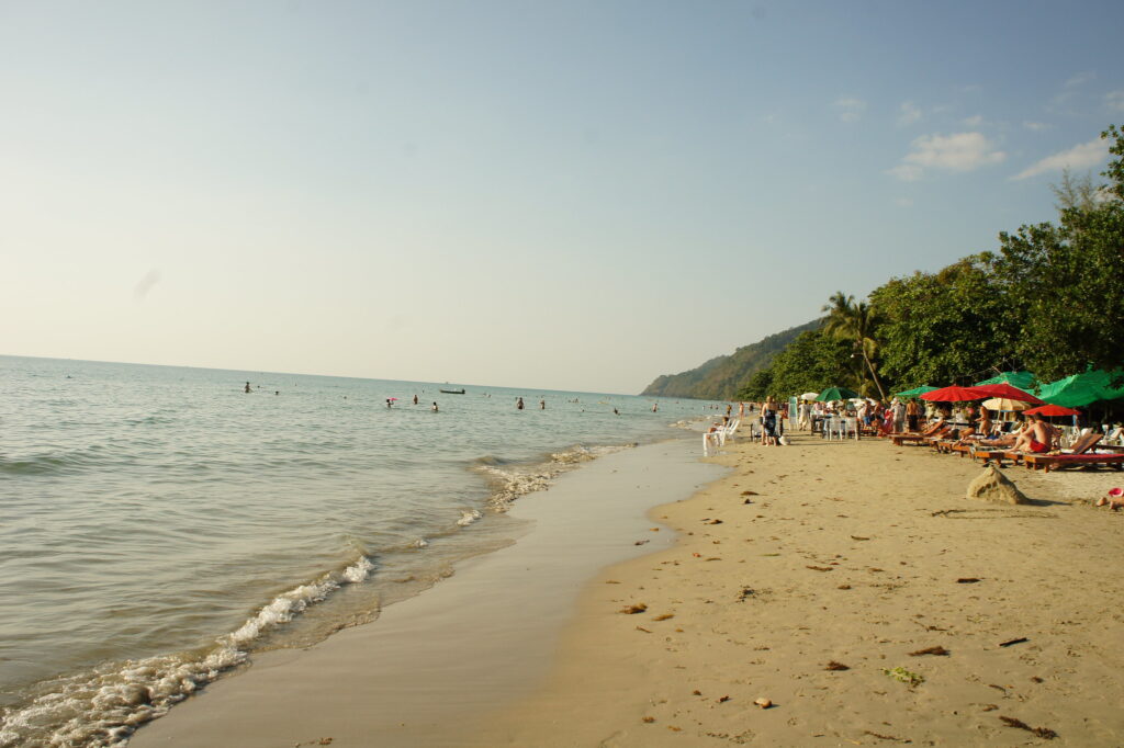 White Sand Beach - główna plaża Koh Chang 3