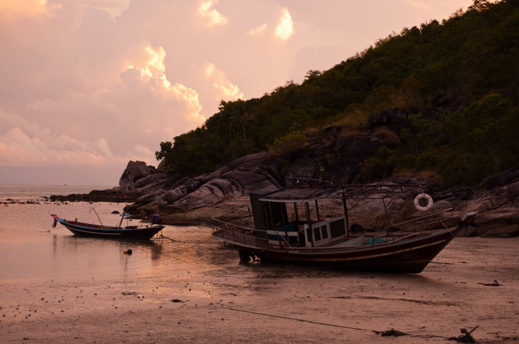 Jak poruszać się po Koh Phangan? Skutery, Łodzie, Wycieczki