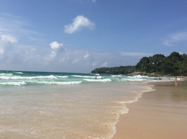 Surin Beach - Plaża na spokojny wypoczynek na Phuket 4