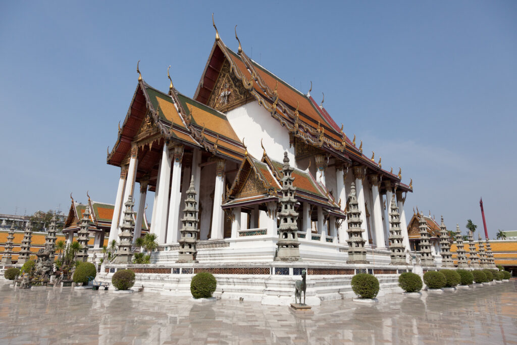 Wat Suthat i Wielka Huśtawka – duchowe serce starego Bangkoku