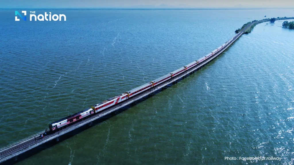 Pociąg „płynący po wodzie” znów rusza – SRT zaprasza na malowniczą przejażdżkę po zaporze Pa Sak Jolasid 2