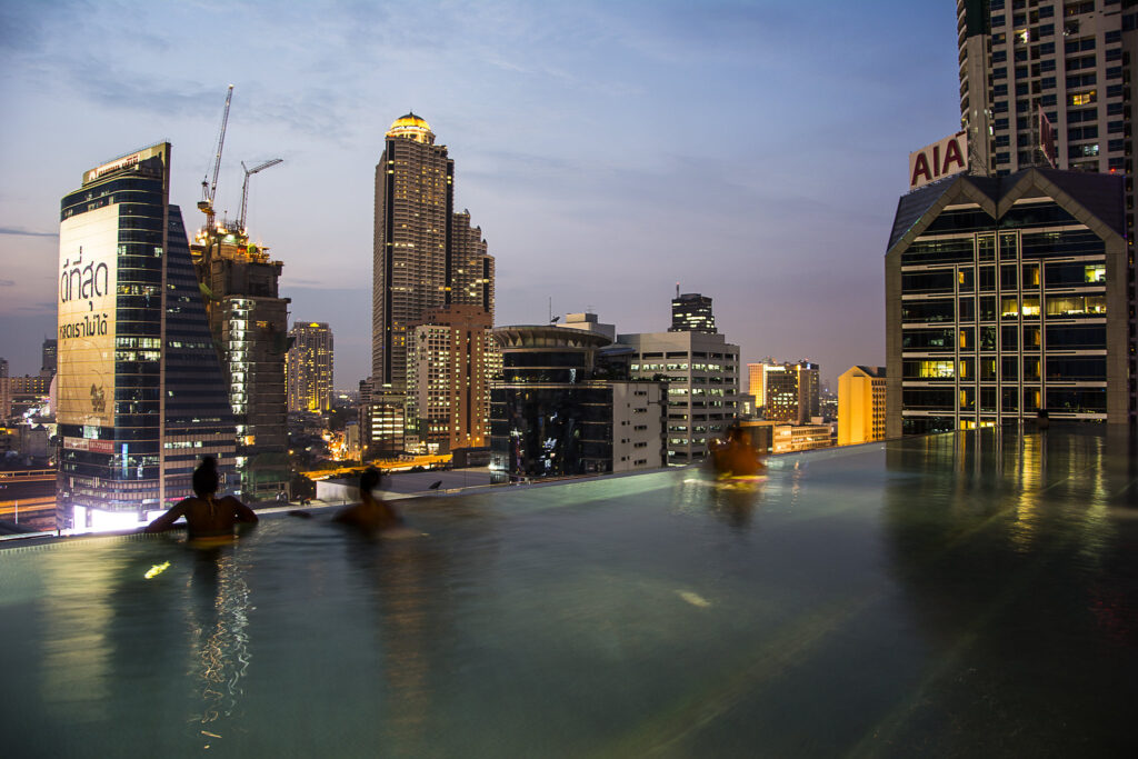**Najlepsze hotele w Bangkoku z basenem infinity na dachu. 10. najlepszych** Najlepsze hotele w Bangkoku z basenem infinity na dachu. 10. najlepszych 2