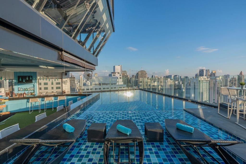the continent hotel sukhumvit Najlepsze hotele w Bangkoku z basenem infinity na dachu. 10. najlepszych 5
